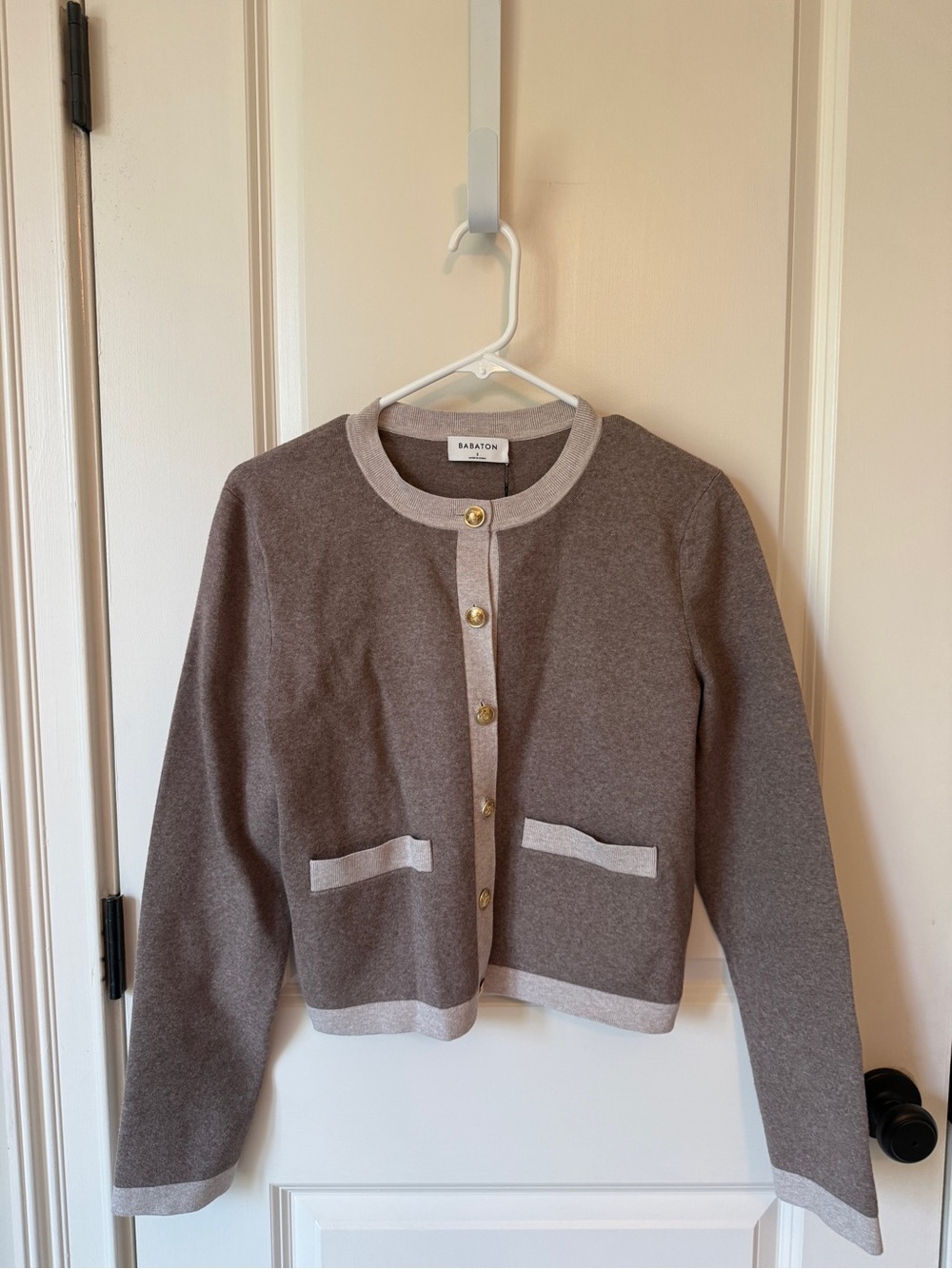 NWT Babaton Taupe & Cream Contrast-Trim Crewneck Cardigan